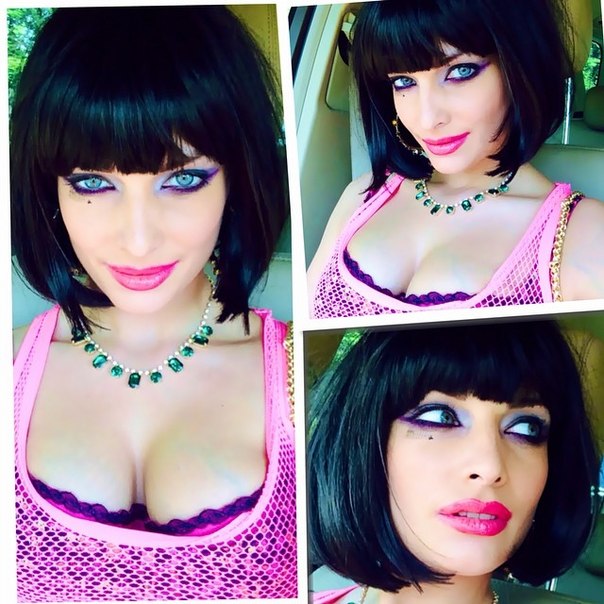 Татьяна Котова проехала на метро, в наряде проститутки!