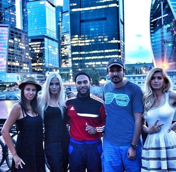 Вера Брежнева снялась в новом клипе Тимати