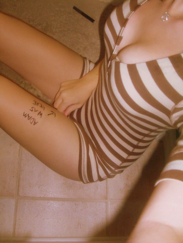 11 любительских фото девушек