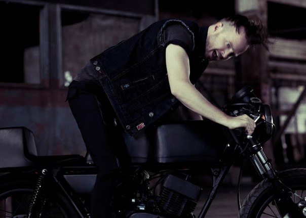 Аарон Пол на фотосессии для 136-го номера журнала