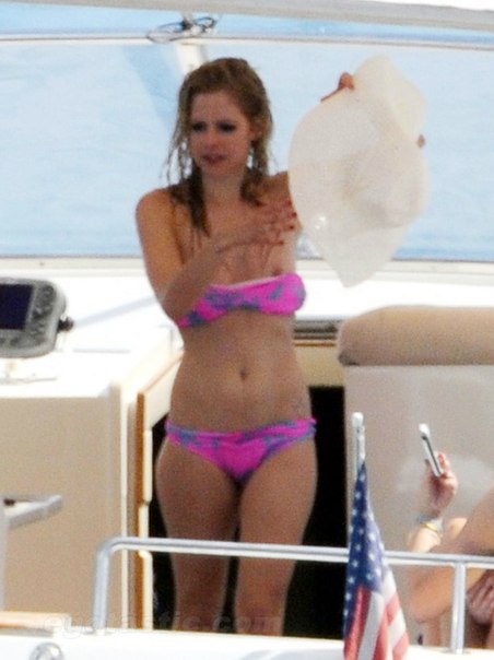 Аврил Лавин Голая - Avril Lavigne Nude