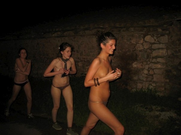 Девчонки на отдыхе - (сиськи фото)