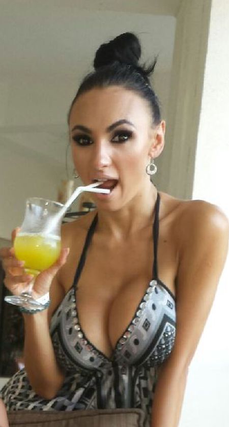 Ирина Иванова - пышногрудая звезда социальных сетей