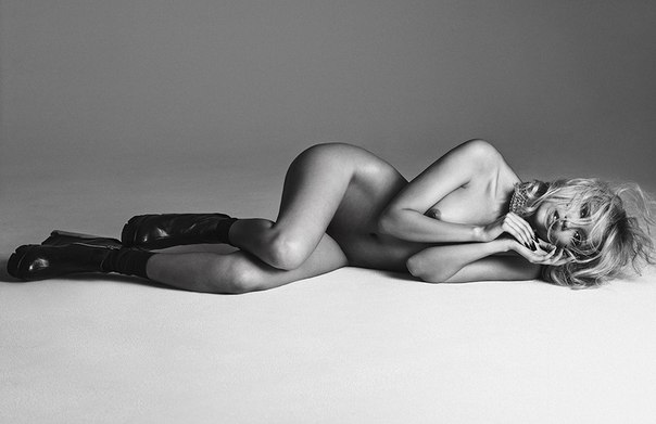 Шарлотта Кэри (Charlotte Carey) голая в журнале Wild