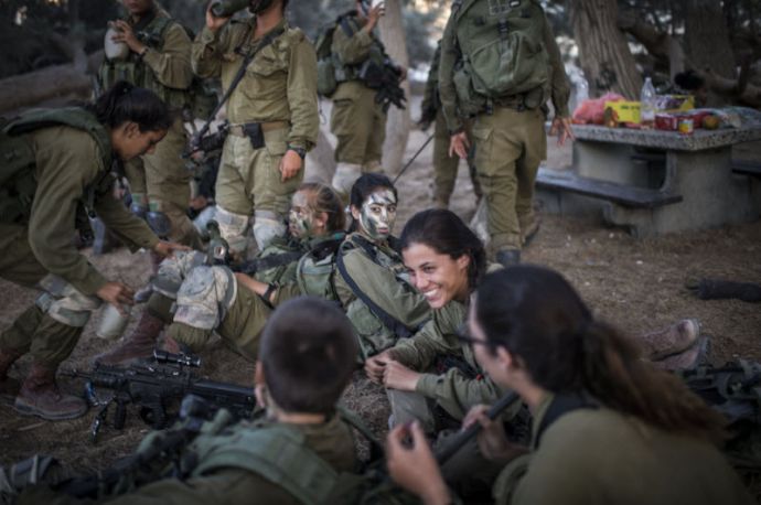 Девушки в армии Израиля