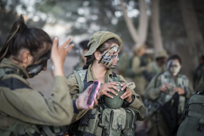 Девушки в армии Израиля