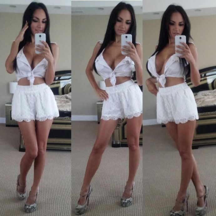 Ирина Иванова - пышногрудая звезда социальных сетей