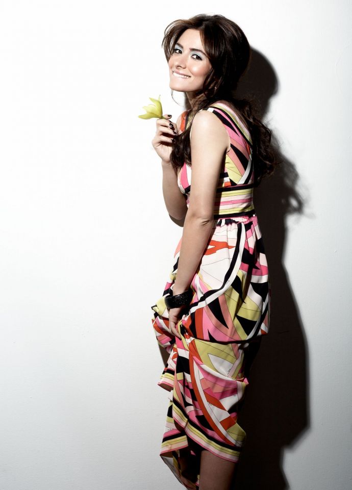 Сара Шахи (Sarah Shahi) в фотосессии Нино Муньоса