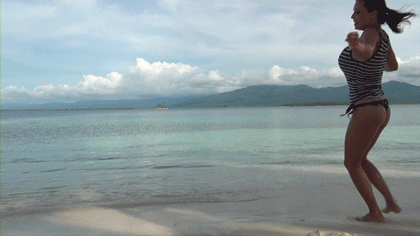 Анимированные снимки сексуальных девушек в бикини (15 гифок) Анимированные снимки сексуальных девушек в бикини (15 гифок)