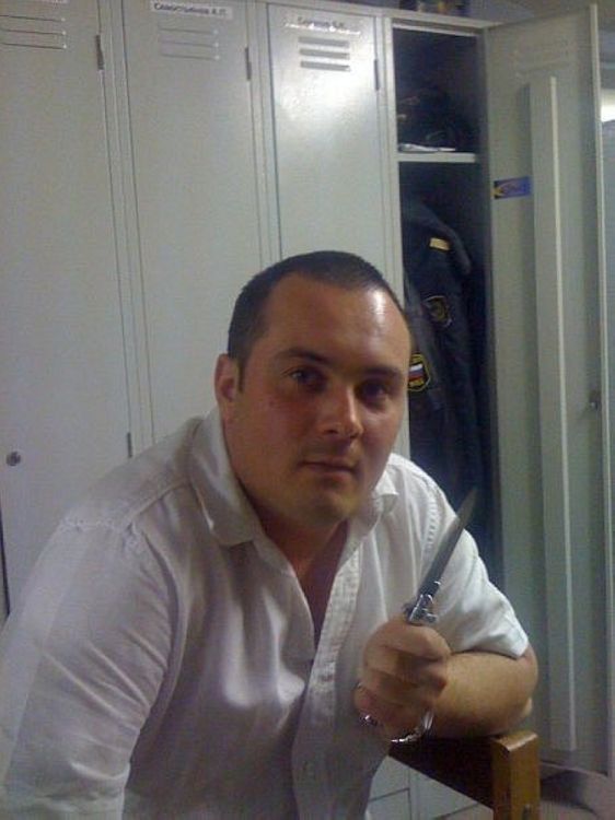 Ровные пацанчики отдыхают в неформальной обстановке Ровные пацанчики отдыхают в неформальной обстановке