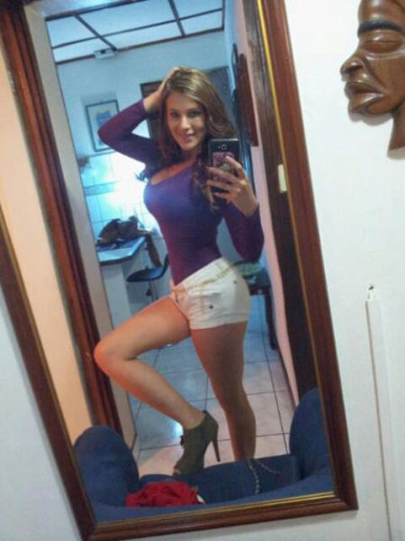 Стройные девушки в коротких шортиках (30 фото) Стройные девушки в коротких шортиках (30 фото)