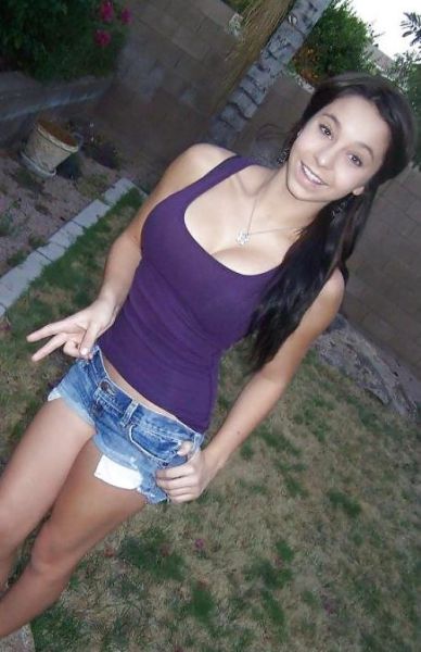 Стройные девушки в коротких шортиках (30 фото) Стройные девушки в коротких шортиках (30 фото)