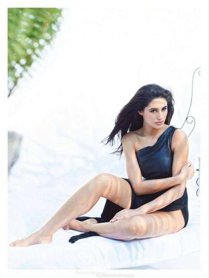 Голая Nargis Fakhri - Maxim February 2012 India