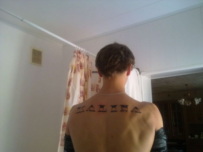 Ровные пацанчики отдыхают в неформальной обстановке