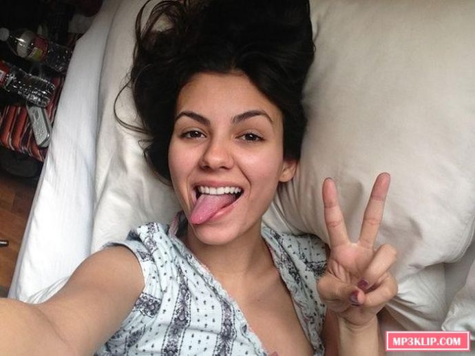 Взломанные фотографии Виктории Джастис