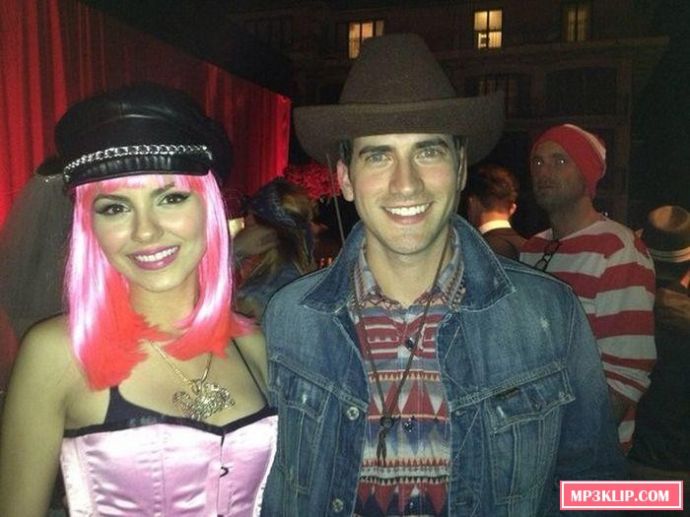 Взломанные фотографии Виктории Джастис