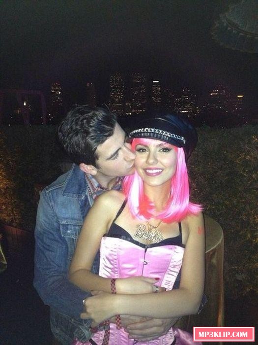 Взломанные фотографии Виктории Джастис