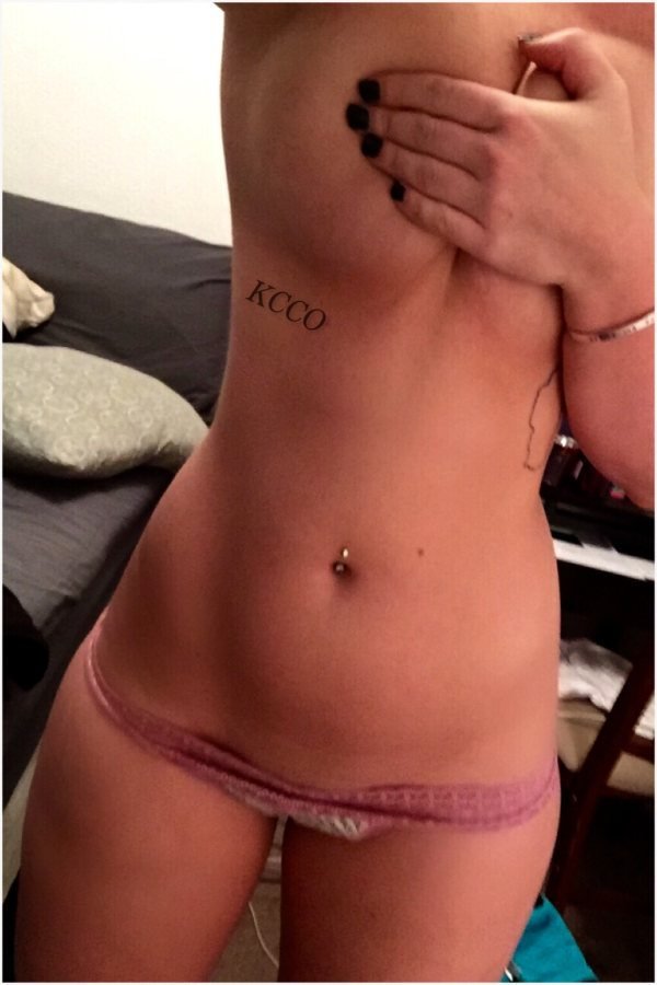 Без лифчика