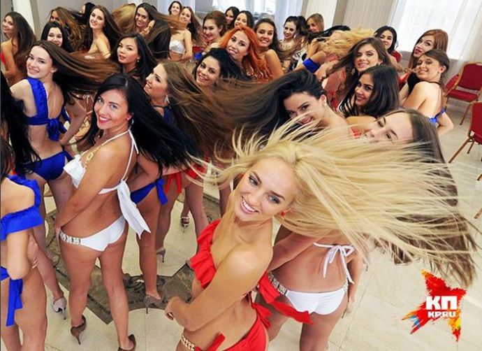 Конкурсантки «Краса России» надели официальные купальники