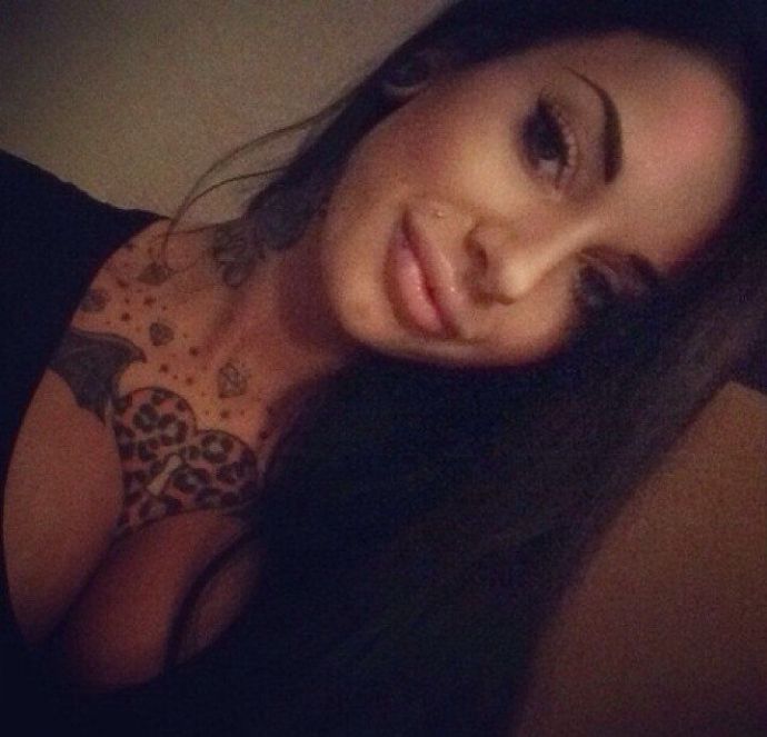 Муклы меряются силиконовыми титьками и ботоксными губами