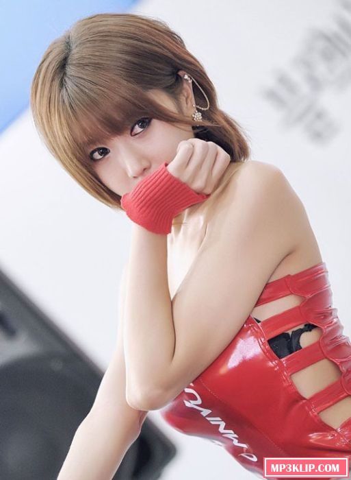 Девушки с автовыставки в Сеуле (43 фото)