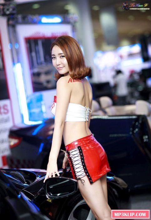 Девушки с автовыставки в Сеуле (43 фото) Девушки с автовыставки в Сеуле (43 фото)