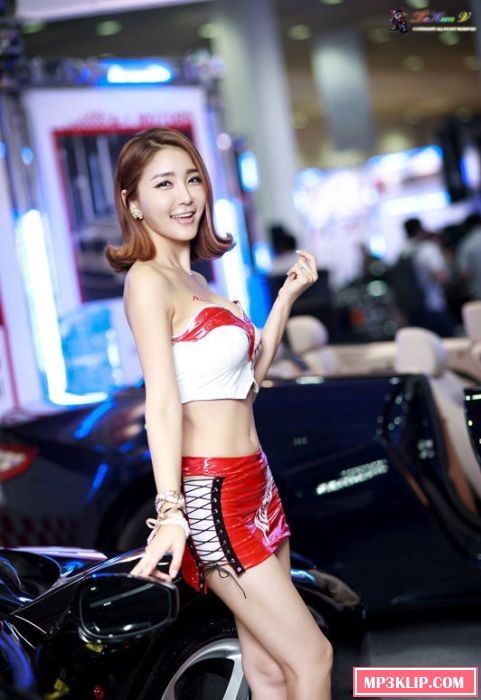 Девушки с автовыставки в Сеуле (43 фото) Девушки с автовыставки в Сеуле (43 фото)