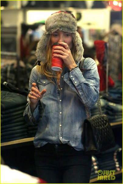 Кейт Хадсон и Мэтт Беллами на горнолыжном курорте