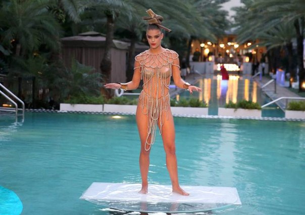 Nina Agdal – Photo Magazine Photoshoot Candids in Miami