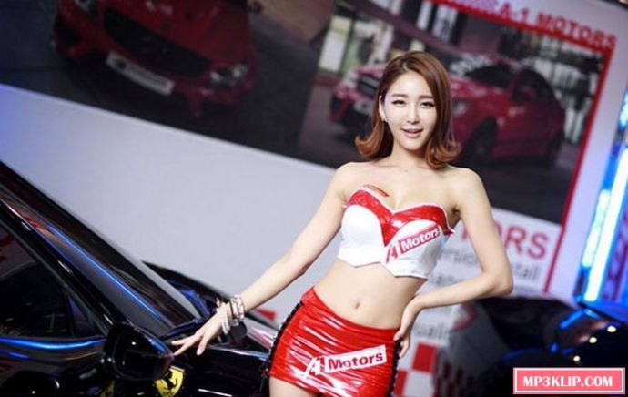 Девушки с автовыставки в Сеуле (43 фото)