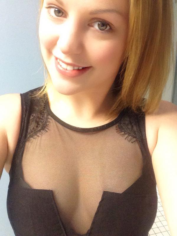 Девушки в нарядах с сеточкой