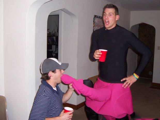 Дрочет член мужику пылесосом - Эроприколы