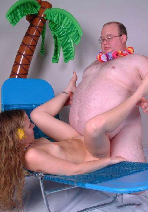 Мистер Мачо показывает класс в порке девушек - Эроприколы