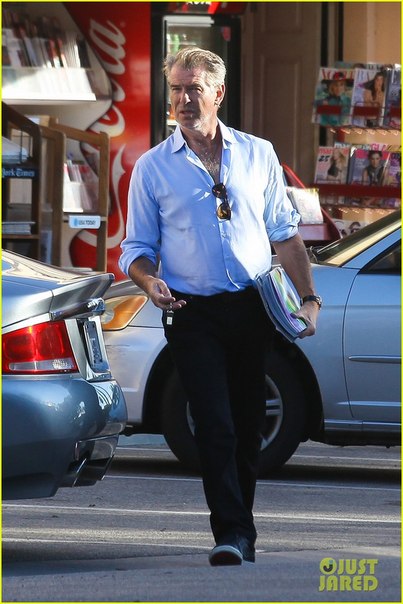 Пирс Броснан со своим сыном в Малибу.