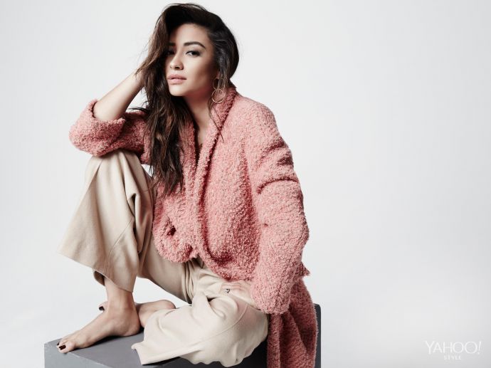 Шей Митчелл (Shay Mitchell) в фотосессии Ниры Лэнг