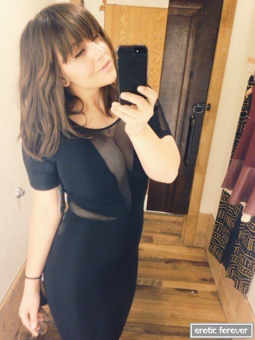 Девушки в сексуальных платьях