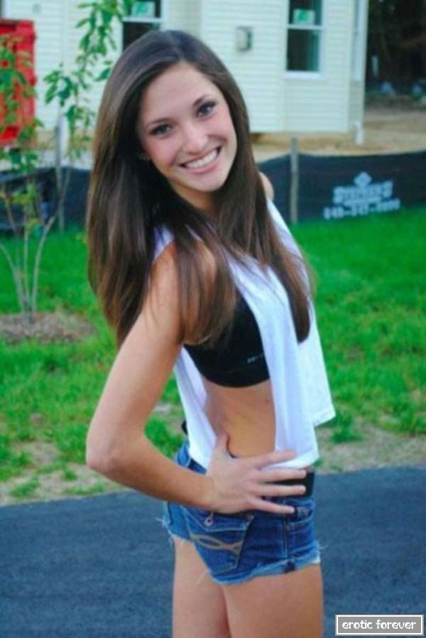 Девушки в сексуальных шортиках