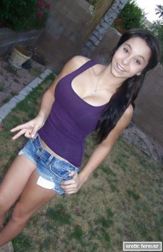 Девушки в сексуальных шортиках