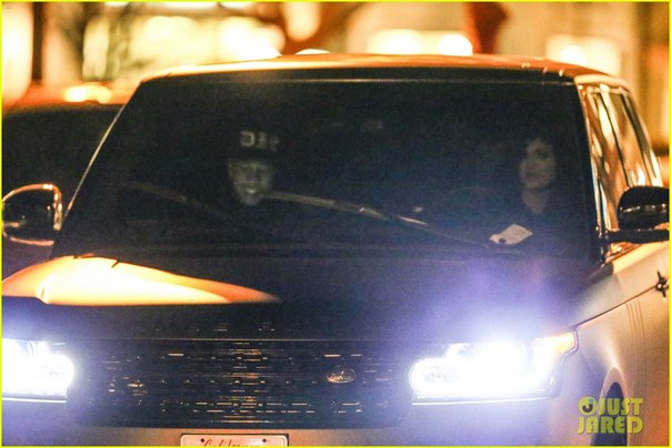 Кайли Дженнер и рэпер Tyga покидают кинотеатр