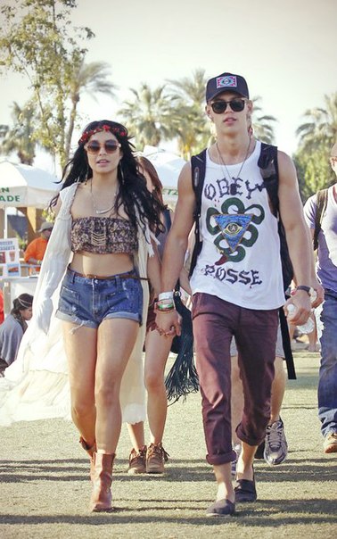 Остин Батлер и Ванесса Хадженс