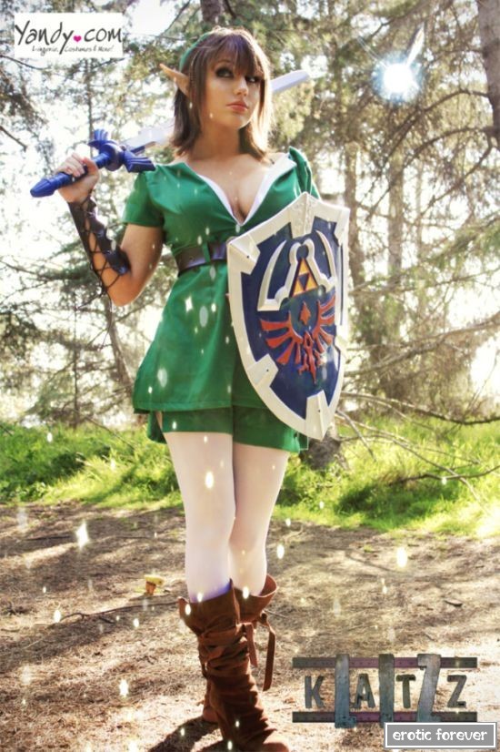 Сексуальная косплейщица и мастер перевоплощений