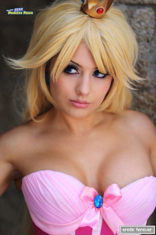 Сексуальная косплейщица и мастер перевоплощений