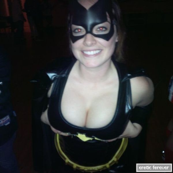 Стройные девушки с большой грудью