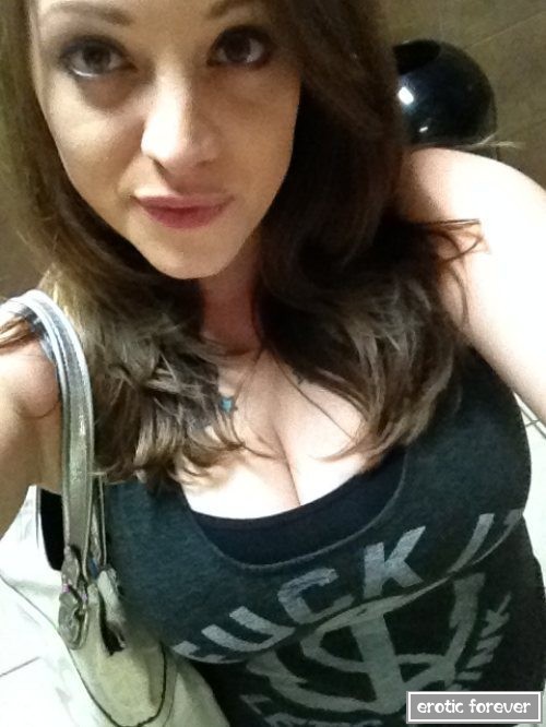 Стройные девушки с большой грудью