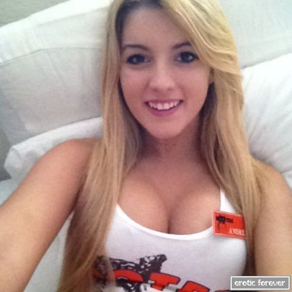 Стройные девушки с большой грудью