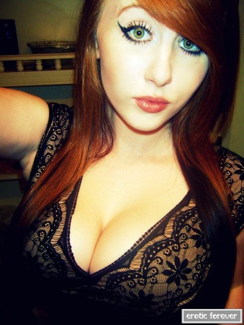 Стройные девушки с большой грудью