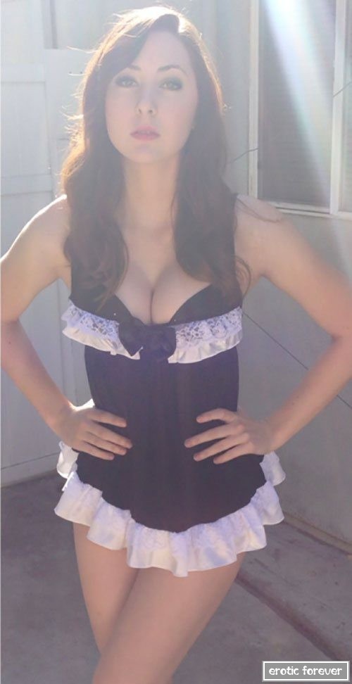 Стройные девушки с большой грудью