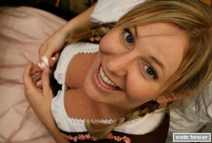 Девушки с пивного фестиваля Октоберфест