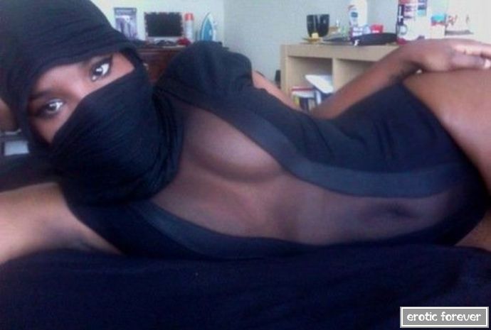 Девушки в сексуальных платьях