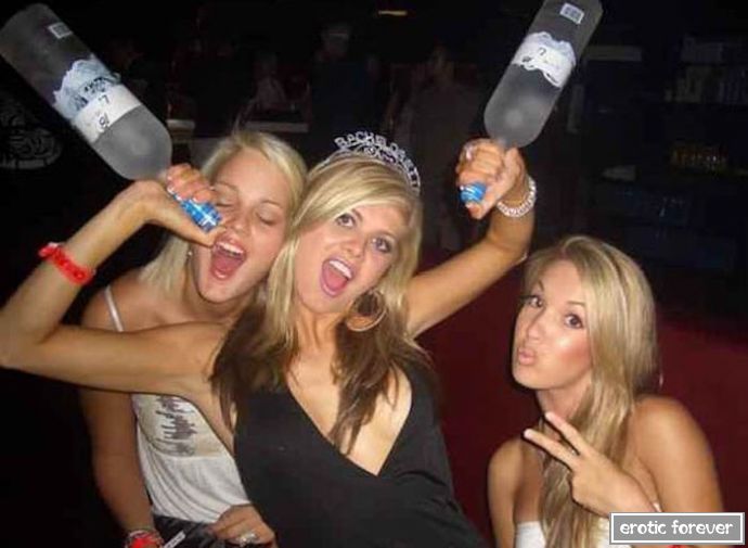 Пьяные бабы моря не боятся